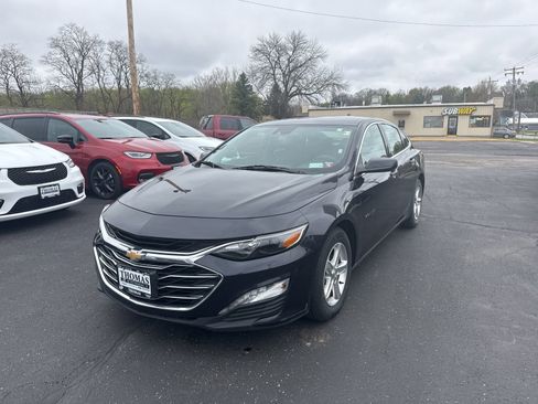 Used 2023 Chevrolet Malibu LT image 3