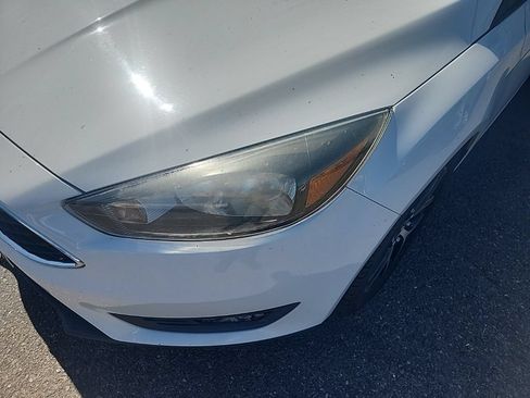 Used 2018 Ford Focus SEL FWD image 5