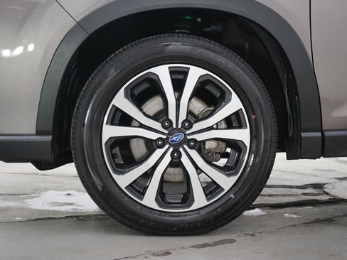 Used 2024 Subaru Forester Limited image 30