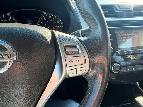 Used 2014 Nissan Altima 2.5 SV FWD image 16