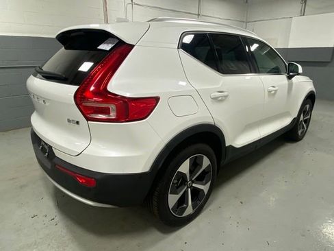 Used 2025 Volvo XC40 B5 Plus AWD/4WD image 2