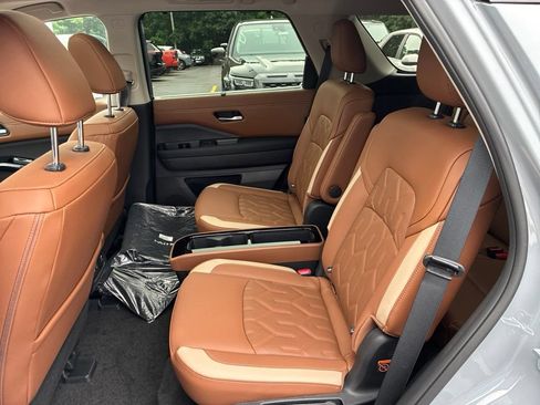 New 2026 Nissan Pathfinder Platinum AWD/4WD image 28