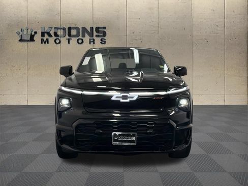 Used 2025 Chevrolet Silverado EV RST AWD/4WD image 3
