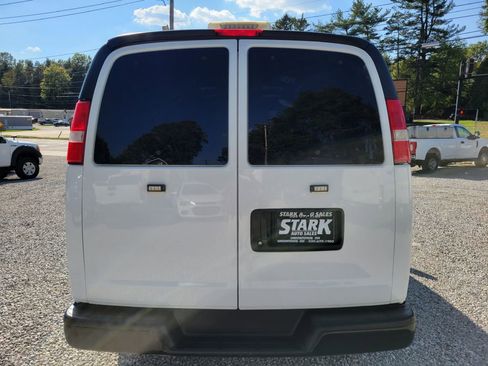 Used 2017 Chevrolet Express 2500 image 8
