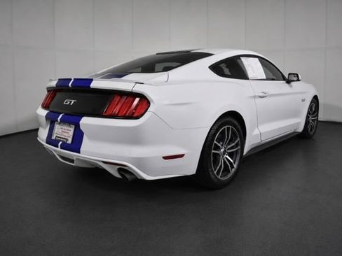 Used 2017 Ford Mustang GT RWD image 4