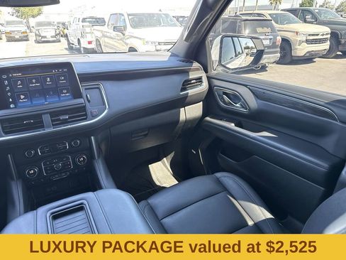 Certified 2024 Chevrolet Suburban Z71 w/ Luxury Package AWD/4WD image 3