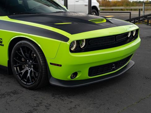 Used 2015 Dodge Challenger R/T Scat Pack w/ Scat Pack Appearance Package image 7