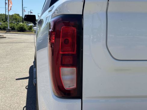 Used 2022 GMC Sierra 1500 Elevation AWD/4WD image 12