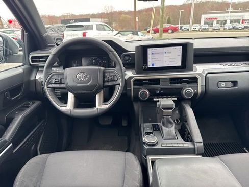 Used 2025 Toyota Tacoma SR5 w/ SR5 Upgrade Package AWD/4WD image 21
