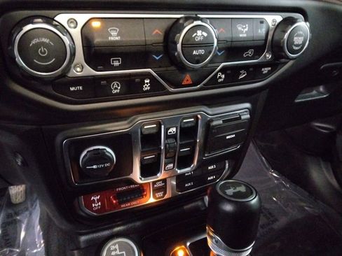 Used 2021 Jeep Wrangler Unlimited Rubicon w/ Dual Top Group image 23