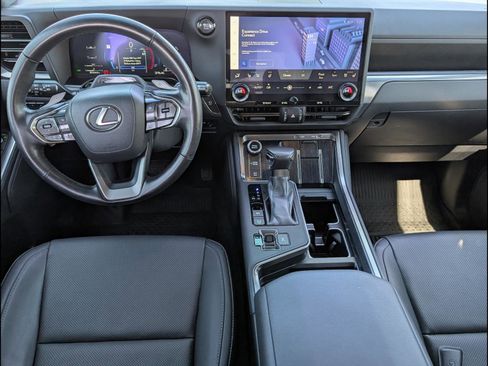 Used 2024 Lexus GX 550 w/ Cold Area Package image 9
