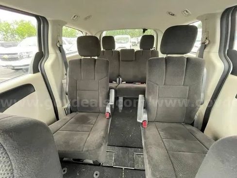 Used 2013 Dodge Grand Caravan SE FWD image 18
