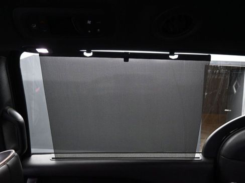 Used 2025 Chrysler Pacifica Limited FWD image 26