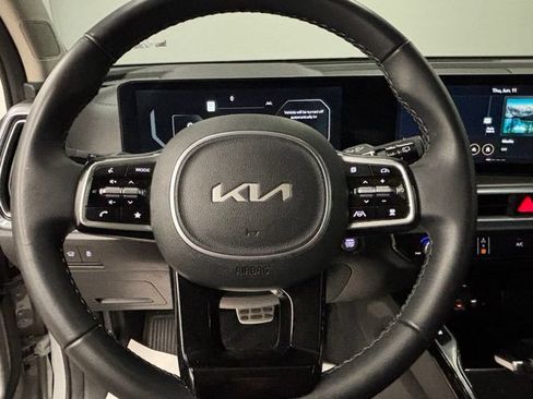 Used 2025 Kia Sorento SX FWD image 19