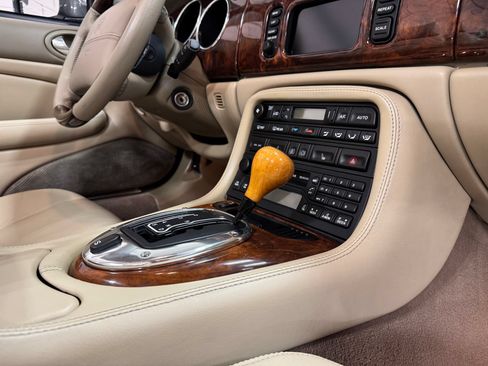 Used 2003 Jaguar XK8 Convertible RWD image 54
