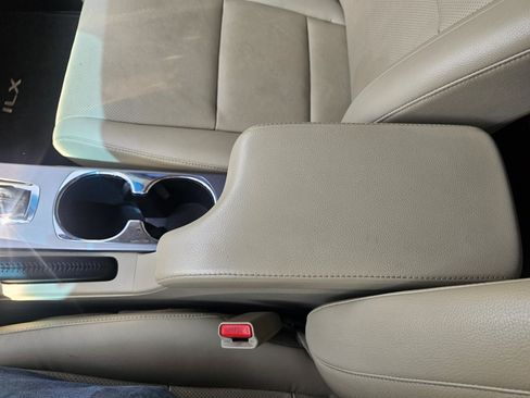 Used 2013 Acura ILX w/ Technology Package FWD image 21