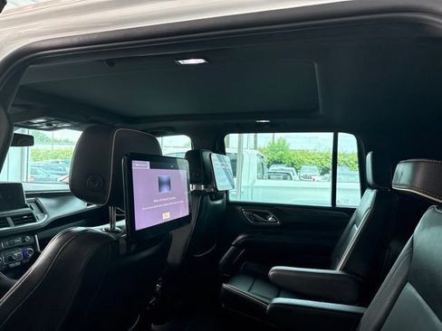 Used 2022 GMC Yukon XL SLT w/ SLT Luxury Package AWD/4WD image 10