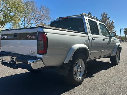 Used 2000 Nissan Frontier XE image 7