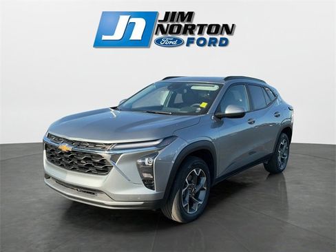 Used 2024 Chevrolet Trax LT image 7