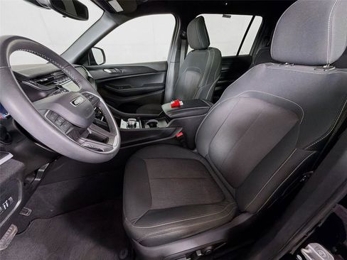 Used 2024 Jeep Grand Cherokee L Laredo w/ Luxury Tech Group I image 11