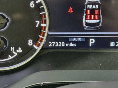 Used 2023 Nissan Pathfinder SL w/ SL Premium Package AWD/4WD image 12