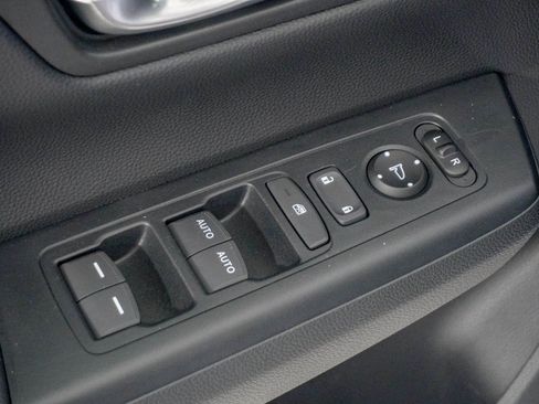 Used 2024 Honda CR-V EX image 17