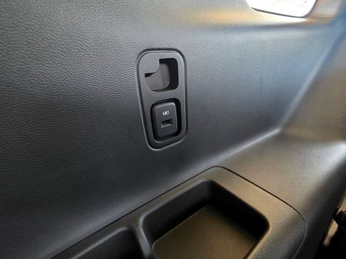Used 2023 Chevrolet Traverse LT FWD image 62