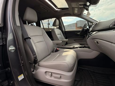 Used 2016 Honda Pilot Touring image 19