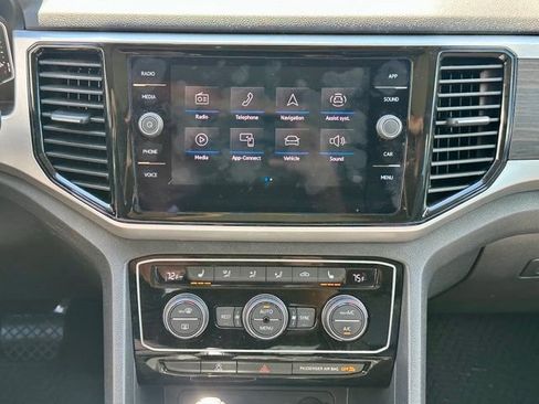 Used 2023 Volkswagen Atlas SE w/ Panoramic Sunroof Package AWD/4WD image 25