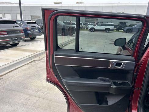 Used 2024 Hyundai Santa Fe SEL FWD image 9