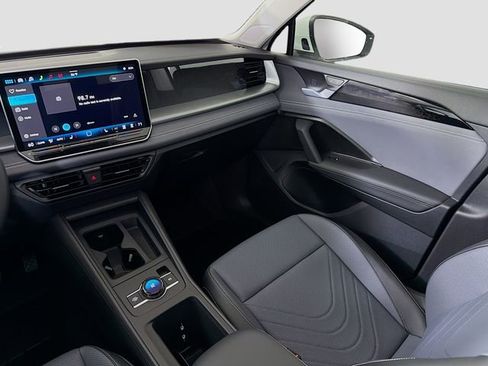 New 2026 Volkswagen Tiguan SE image 24