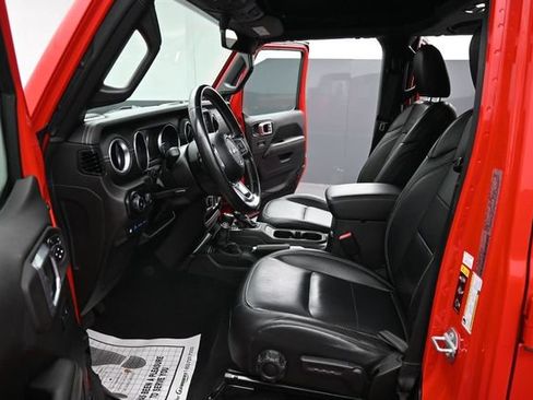Used 2023 Jeep Wrangler Unlimited Sahara w/ Cold Weather Group AWD/4WD image 26