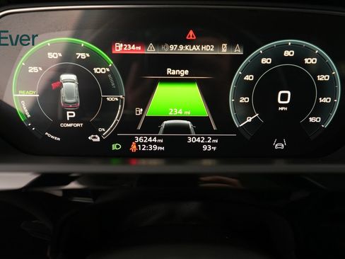 Used 2024 Audi Q8 e-tron Premium AWD/4WD image 7