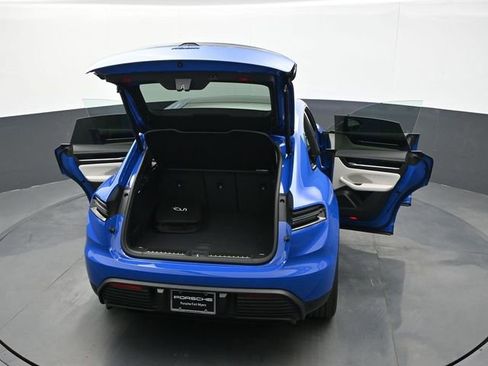 New 2026 Porsche Macan Electric RWD image 28