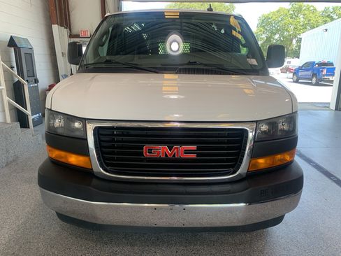 Used 2024 GMC Savana 2500 w/ Driver Convenience Package RWD image 2