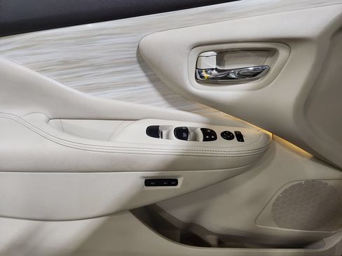 Used 2015 Nissan Murano Platinum w/ Platinum Technology Package FWD image 40