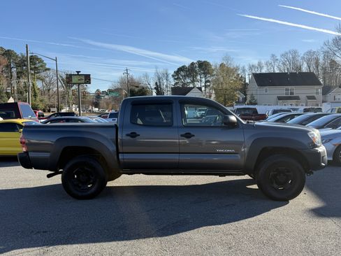 Used 2015 Toyota Tacoma PreRunner w/ Convenience Package image 4