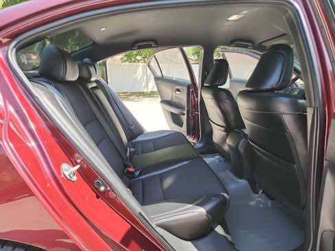 Used 2017 Honda Accord Sport image 33
