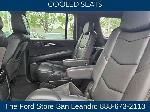 Used 2018 Cadillac Escalade ESV Platinum RWD image 14