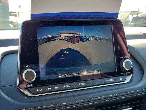 Used 2023 Nissan Rogue SV image 25