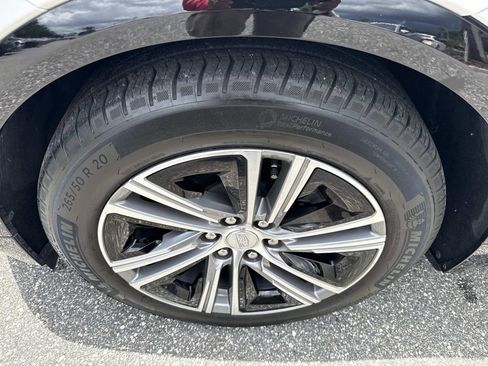 Used 2024 Cadillac Lyriq Luxury w/ LPO, Floor Liner Package RWD image 12