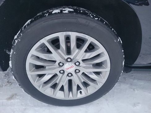 Used 2023 GMC Yukon XL Denali image 12