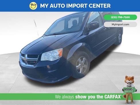 Used 2012 Dodge Grand Caravan SXT w/ Entertainment Group 1 FWD image 3