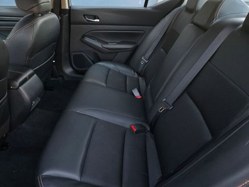 Used 2021 Nissan Altima 2.5 SR image 12