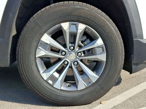 Used 2025 Chevrolet Equinox LT w/ Safety and Technology Package FWD image 27