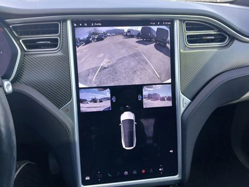 Used 2017 Tesla Model X 75D image 32