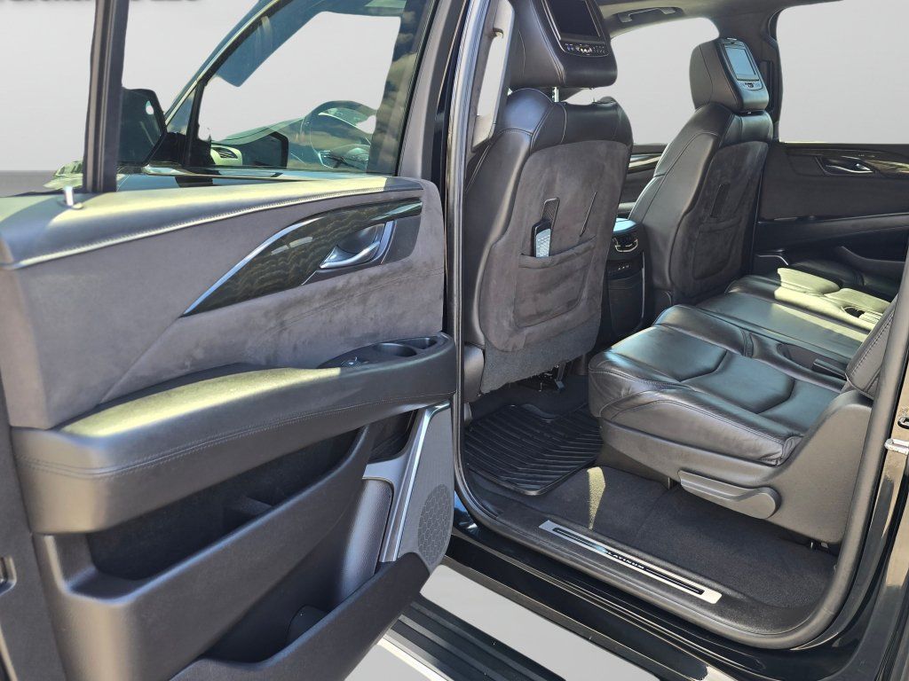 Used 2018 Cadillac Escalade ESV Platinum AWD/4WD image 45