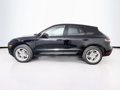 New 2026 Porsche Macan image 2