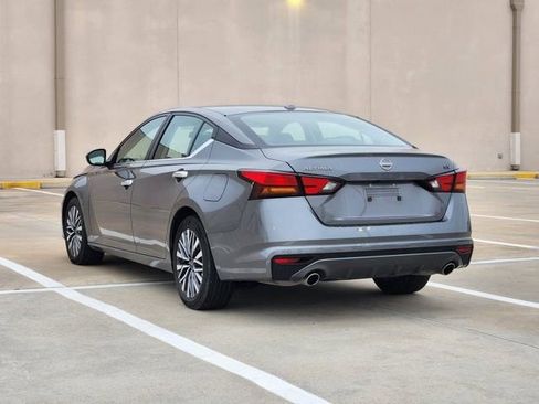 Used 2024 Nissan Altima 2.5 SV w/ SV Premium Package FWD image 7