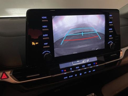 Used 2024 Toyota Sienna LE image 16